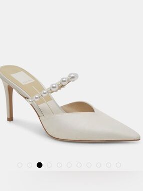 Dolce vita Women's Kanika Pearl Embellished Pointed Toe Pumps size 6.5